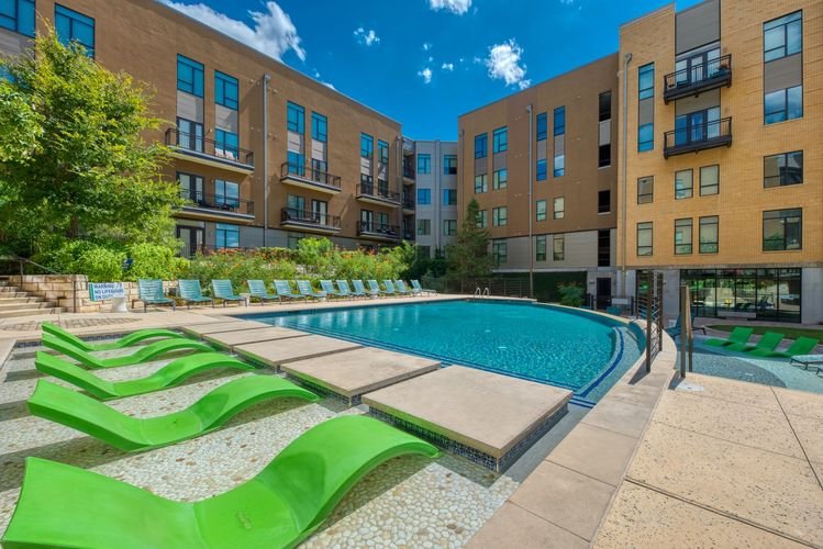 River House Apartments’ Swimming Pool