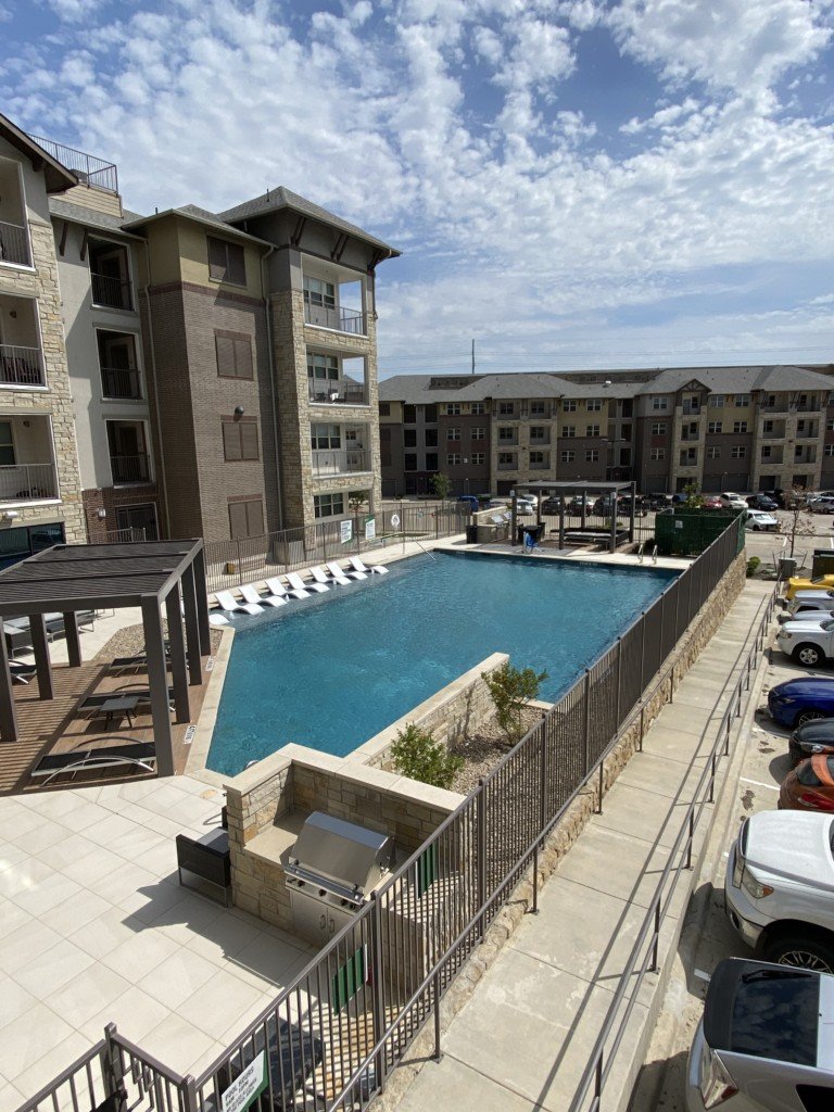 Denton Apartments - Luxury "NOT JUST FOR UNT STUDENTS"